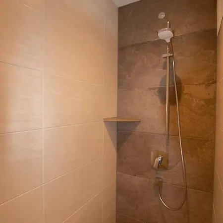 Cornelia's Ferienwohnung Wild518