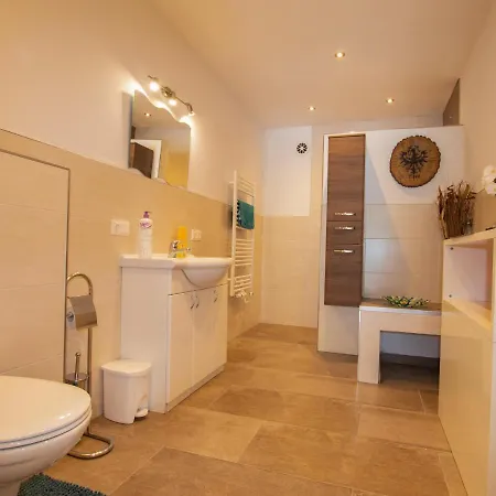 Cornelia's Ferienwohnung Wild518 オーバーアウ